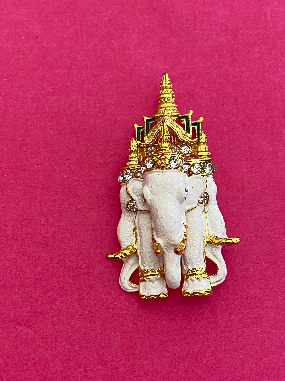 Three White Elephants brooch - Vintage