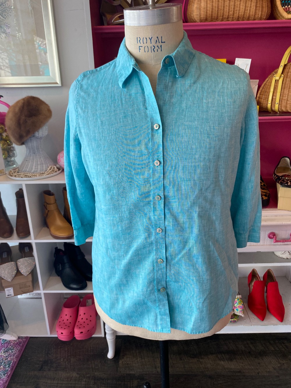 Chico's no iron linen button down top size 12 in blue