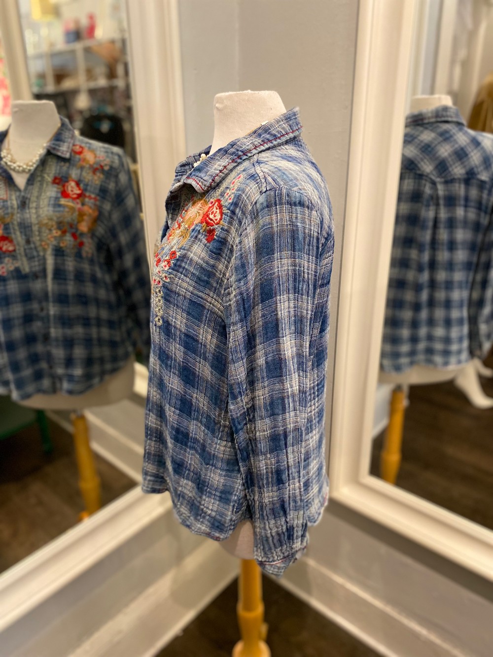 Sundance blue plaid embroidered top size XL