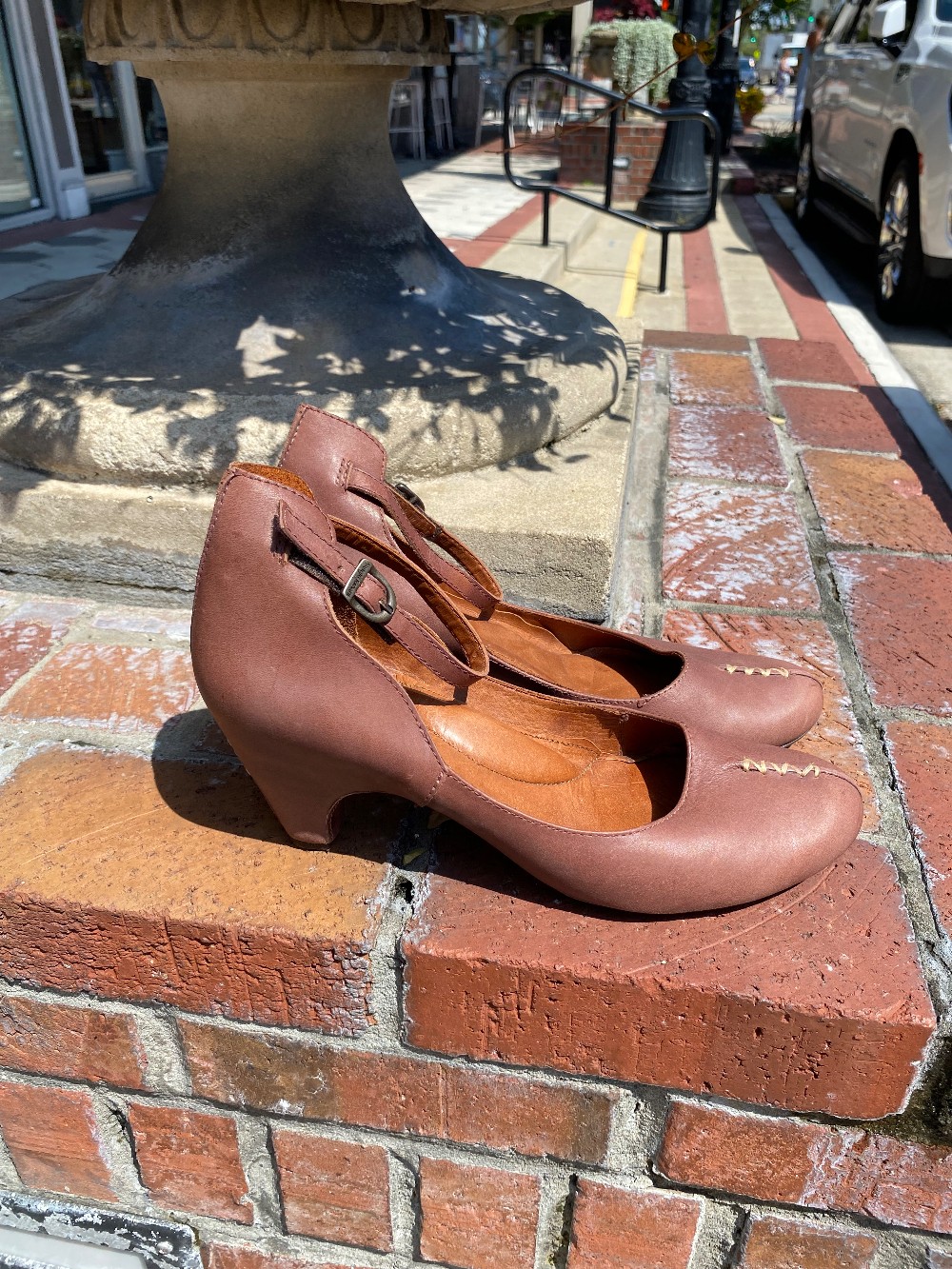 Sergio Tomani Leather heels size 42 (11.5-12)