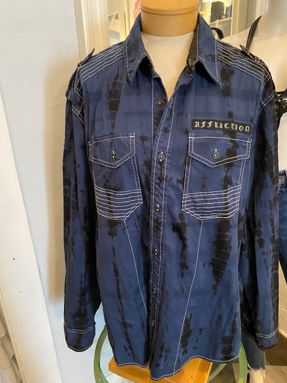 Affliction button down shirt size XL Men's