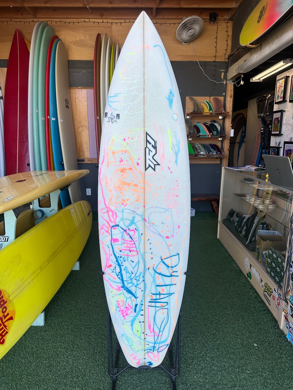 ホノルルサーフボード サーフショップサーフボードレンタル販売ビーチギア、パドルボードサプ