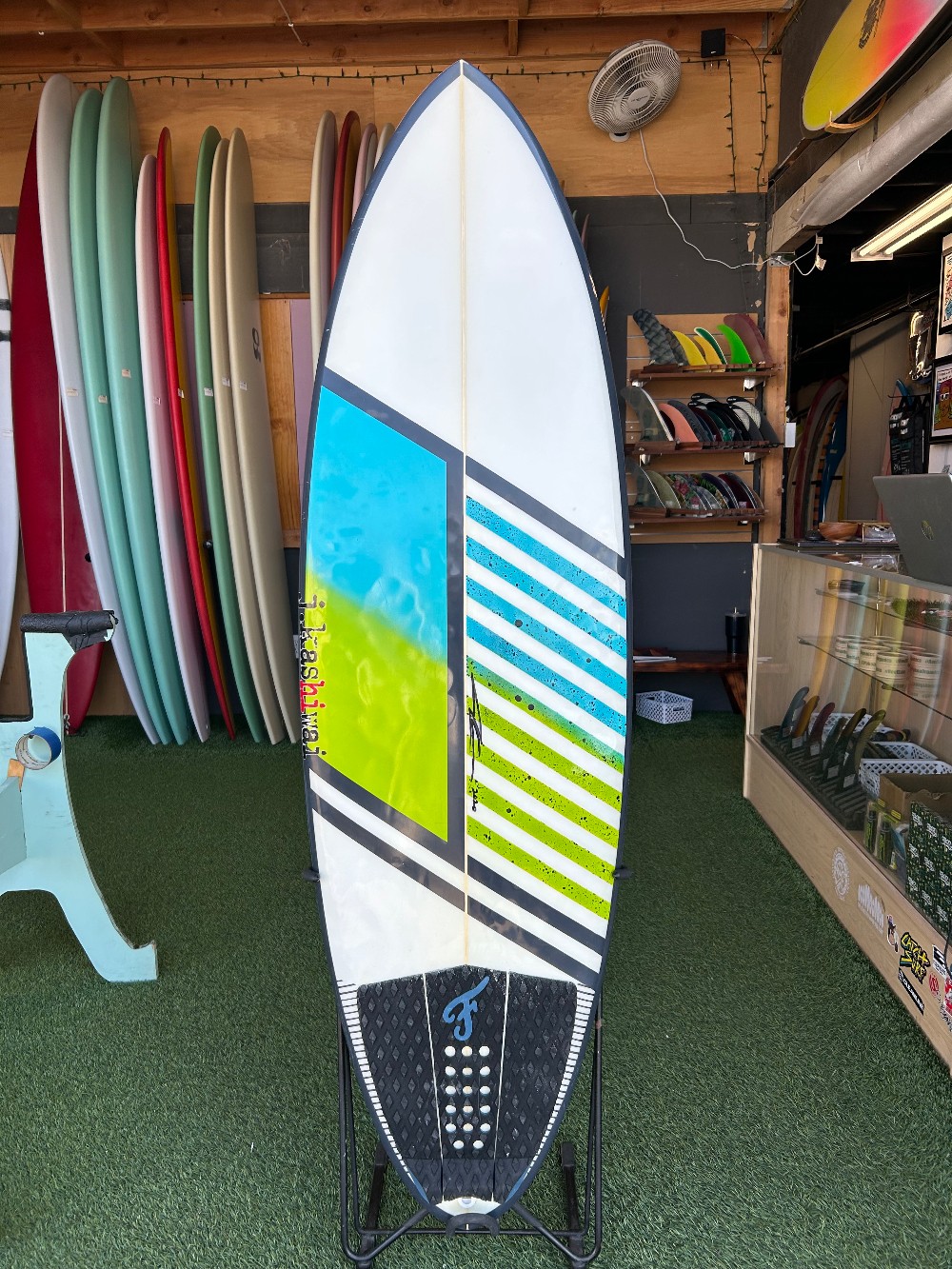 プチプチ付きWILDERNESSセミロングボード7.11 プチプチ付きWILDERNESSセミロングボード7.11 - メルカリ