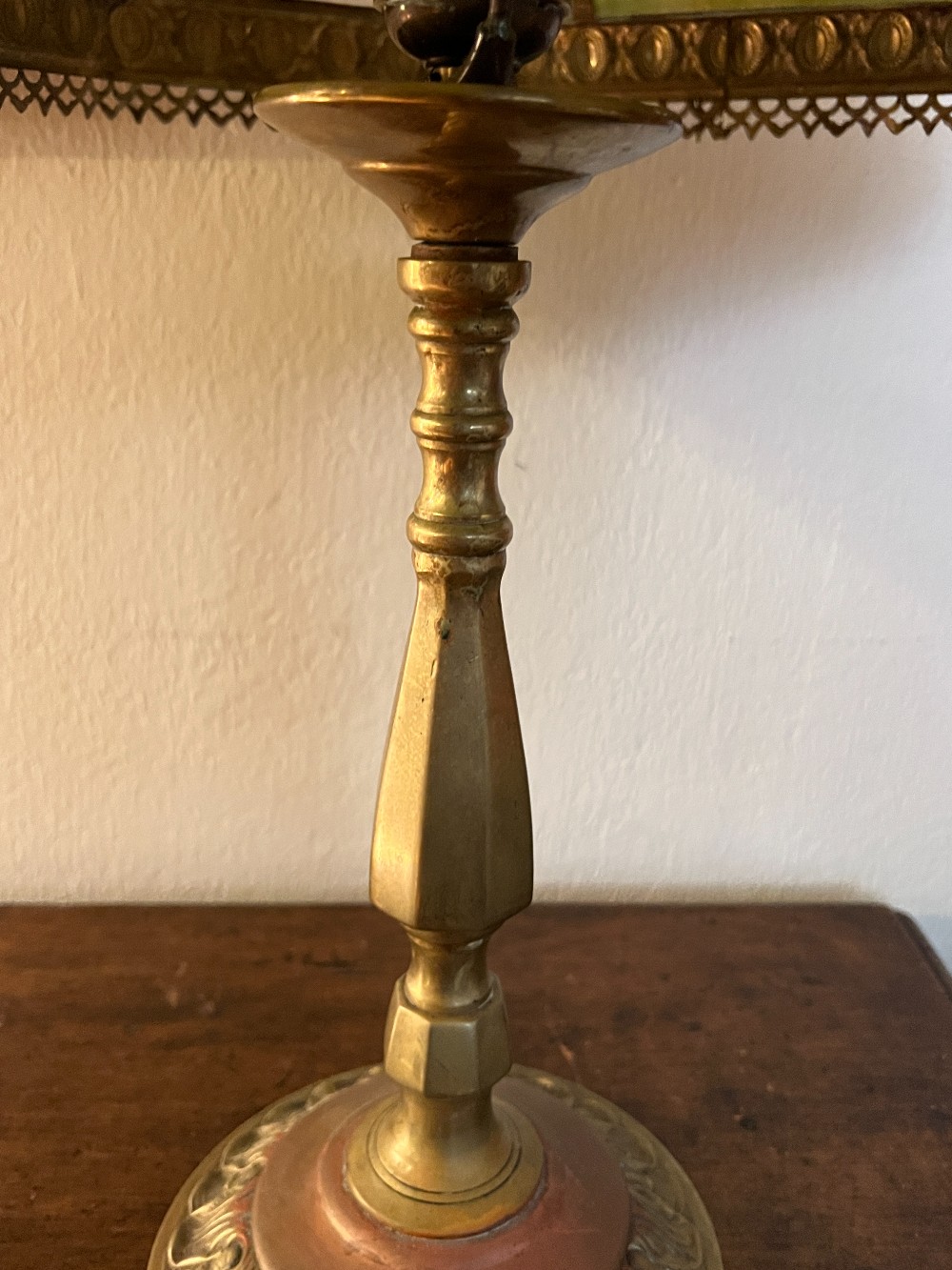 Slag? Glass Lamp (Turns On)
