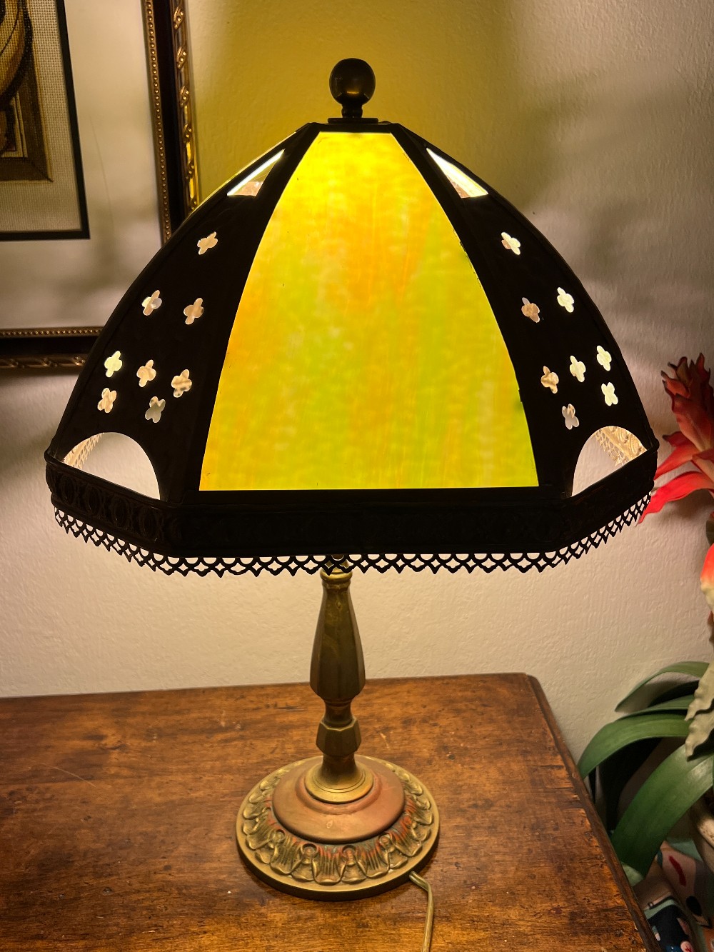 Slag? Glass Lamp (Turns On)