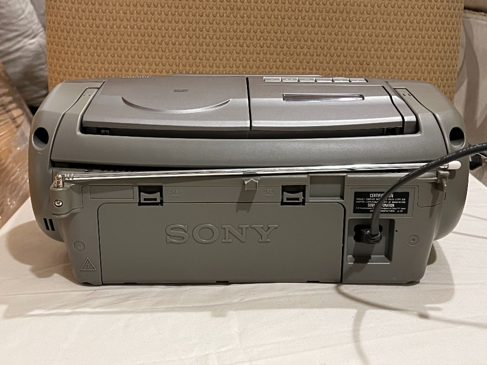 Sony CFD-V7 CD Radio Cassette-Corder (Untested)