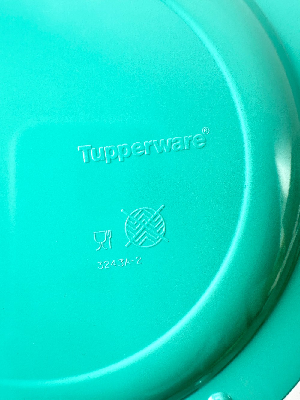 Vintage Tupperware Nesting Plate & Bowl Set New