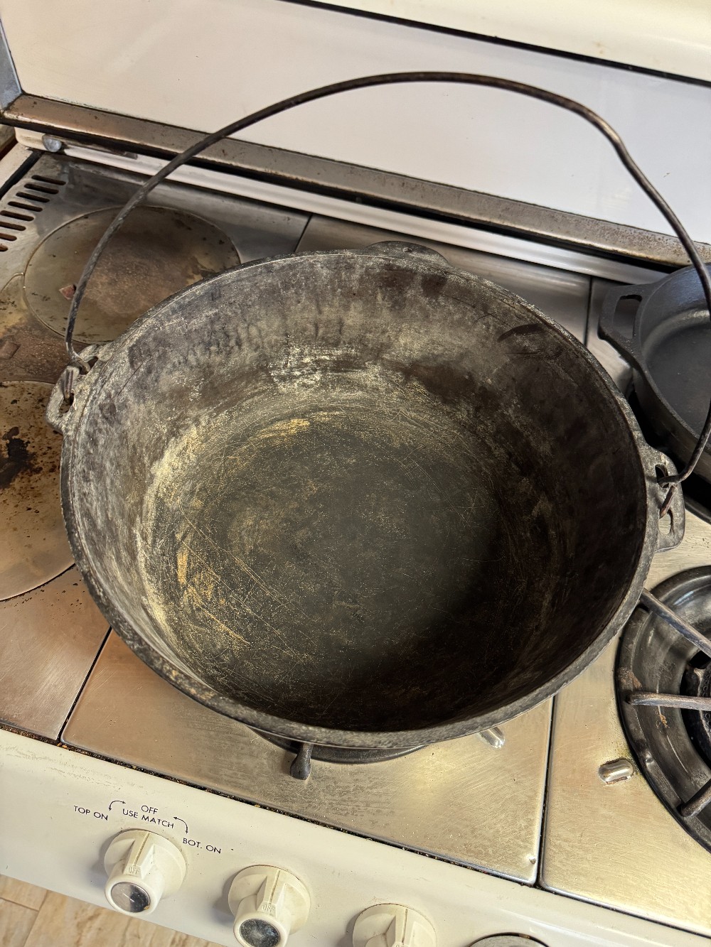 Cast Iron Dutch Oven #10