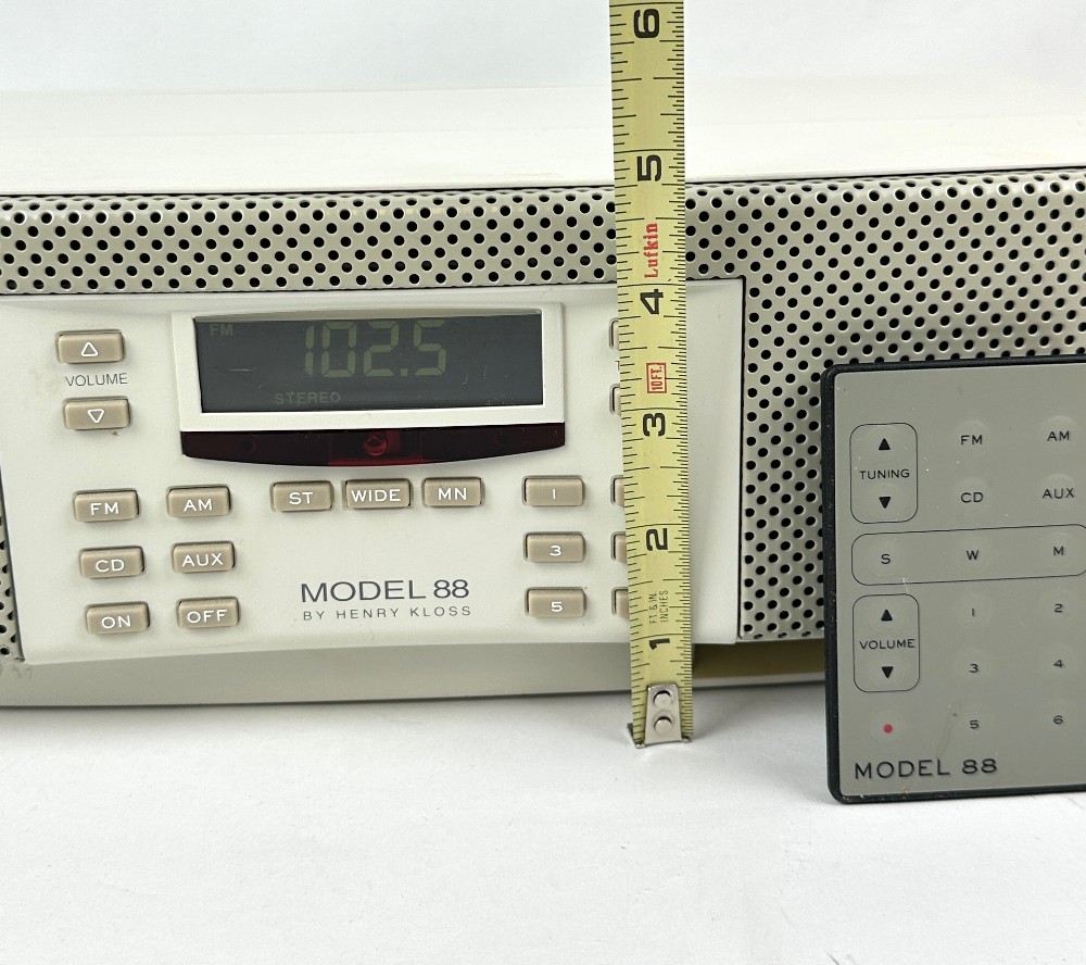 Vintage Cambridge Soundworks Model 88 Henry Kloss Tabletop Radio