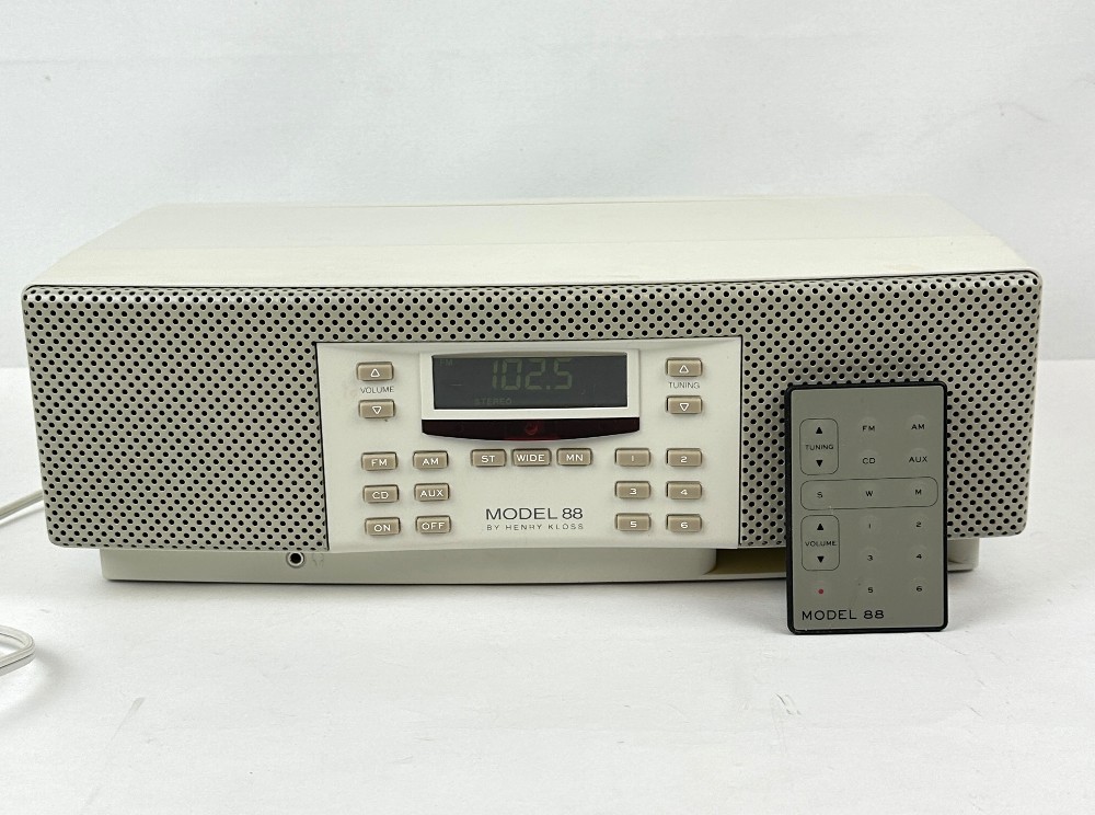 Vintage Cambridge Soundworks Model 88 Henry Kloss Tabletop Radio