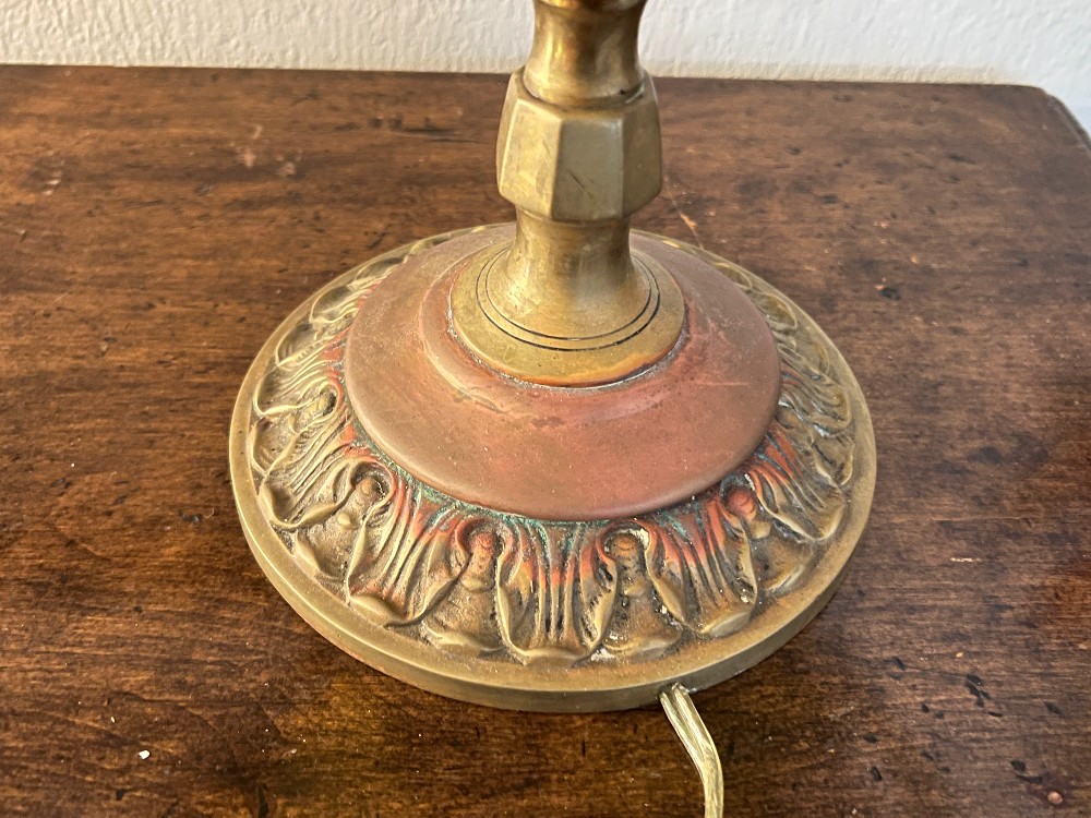 Slag? Glass Lamp (Turns On)