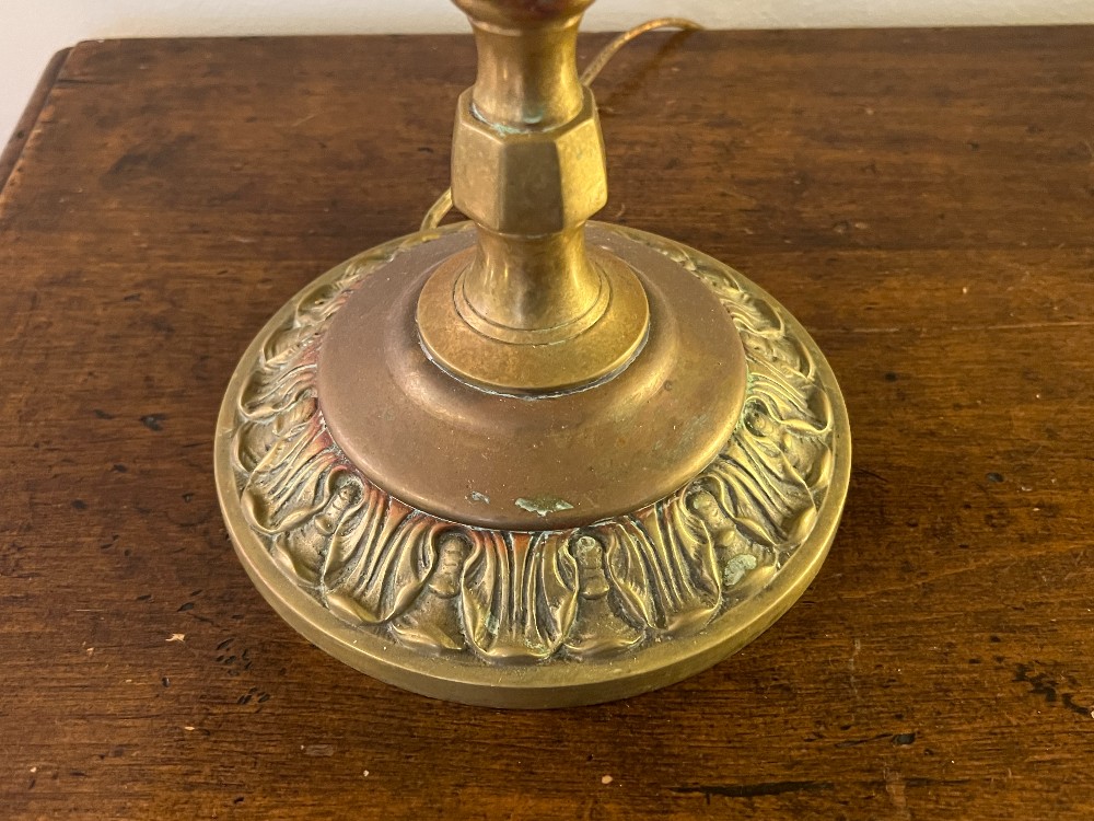 Slag? Glass Lamp (Turns On)