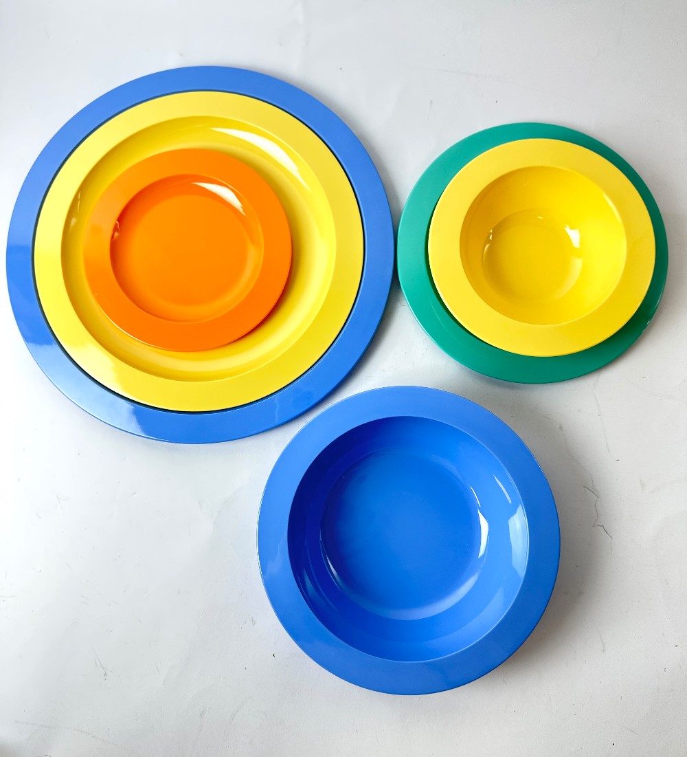 Vintage Tupperware Nesting Plate & Bowl Set New