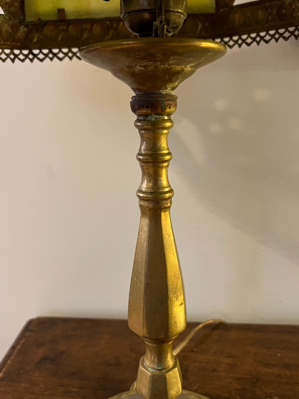 Slag? Glass Lamp (Turns On)