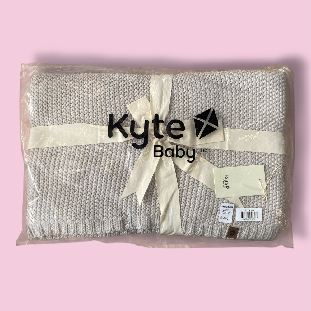 NWT Kyte  Chunky Knit Blanket