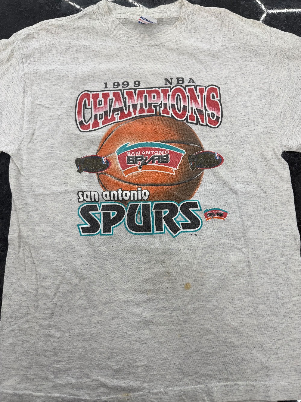 *VINTAGE* 1999 NBA CHAMPIONS - BALL TEE - HEATHER GRAY