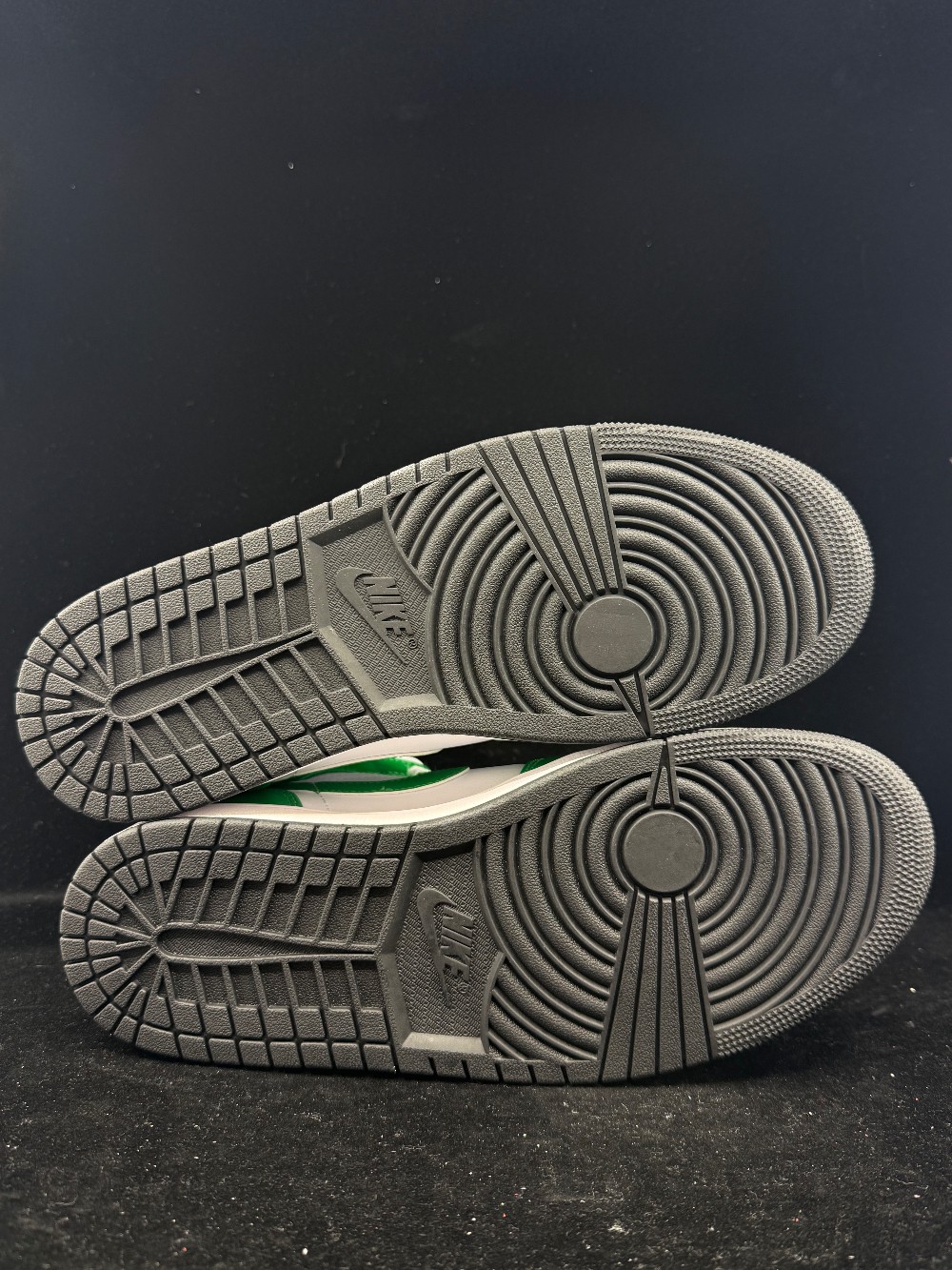 *NO BOX* AJ 1 MID - LUCKY GREEN