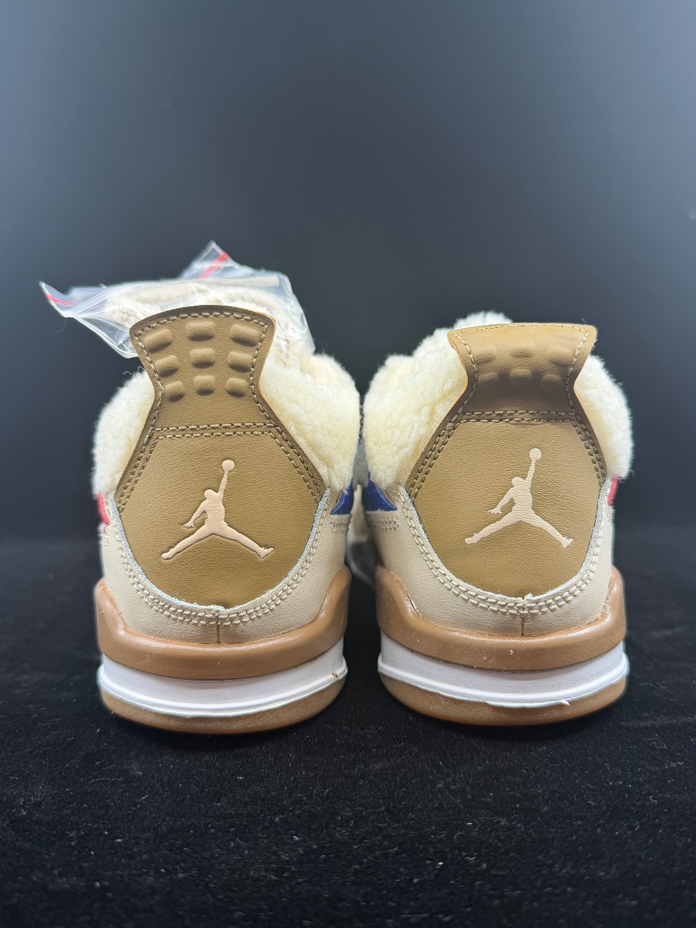 AJ 4 (PS) - WHERE THE WILD THINGS ARE