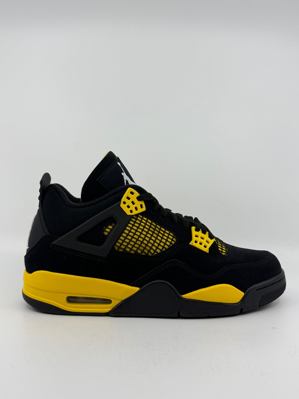 AJ 4 - THUNDER (2023)