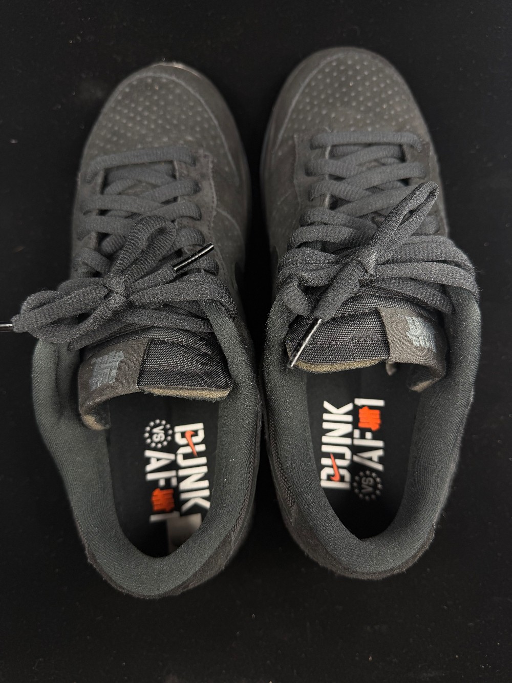 *USED* NIKE DUNK LOW X UNDEFEATED - 5 ON IT