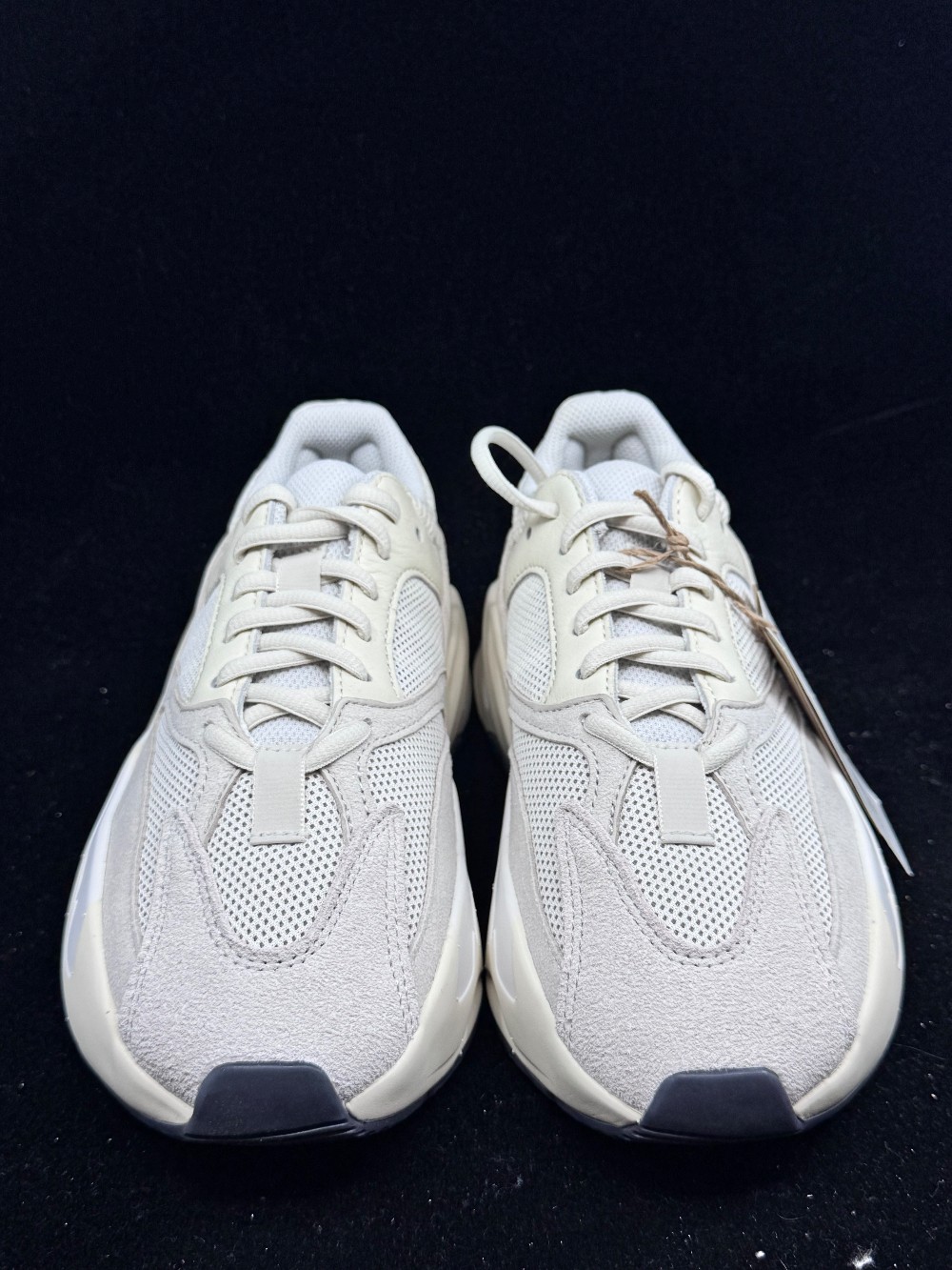 YEEZY 700 BOOST - ANALOG