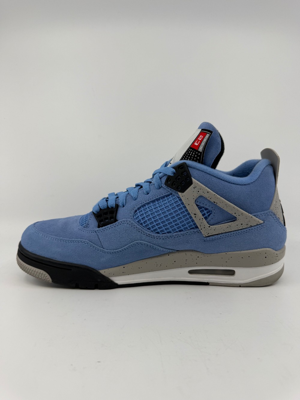 *USED* AJ 4 - UNIVERSITY BLUE
