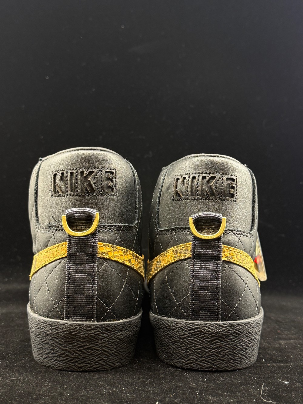 NIKE SB BLAZER MID - SUPREME BLACK