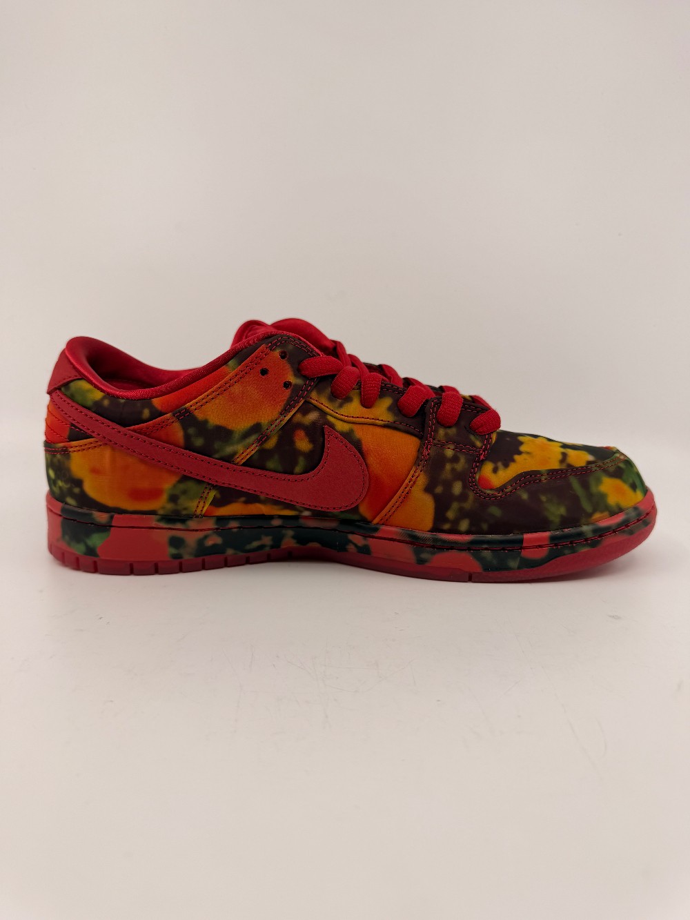 NIKE SB DUNK LOW - THE WIZARD OF OZ POPPY FIELD