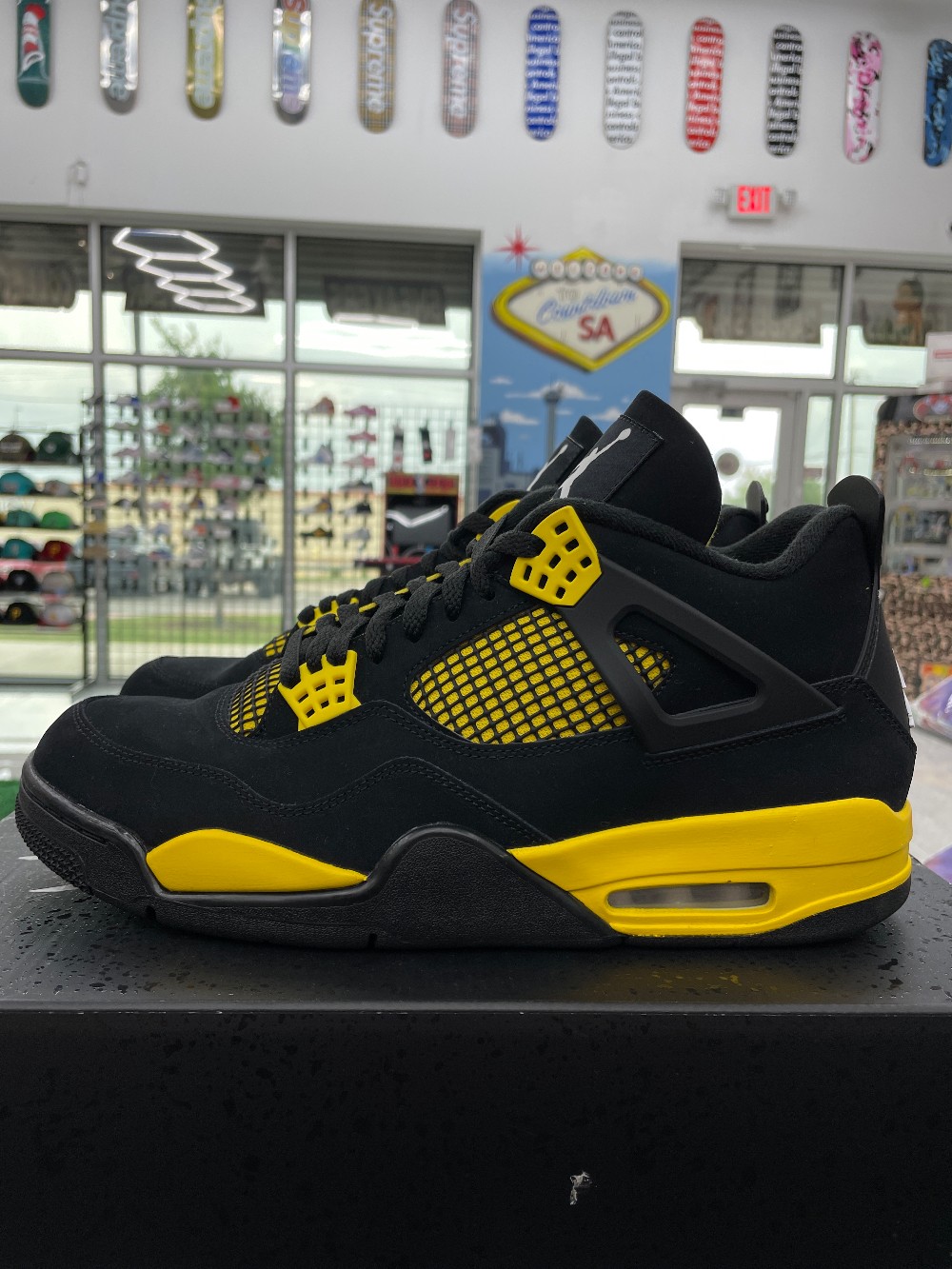 AJ4