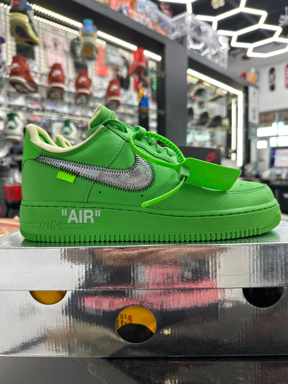 *USED* NIKE AIR FORCE 1 X OFF WHITE - BROOKLYN