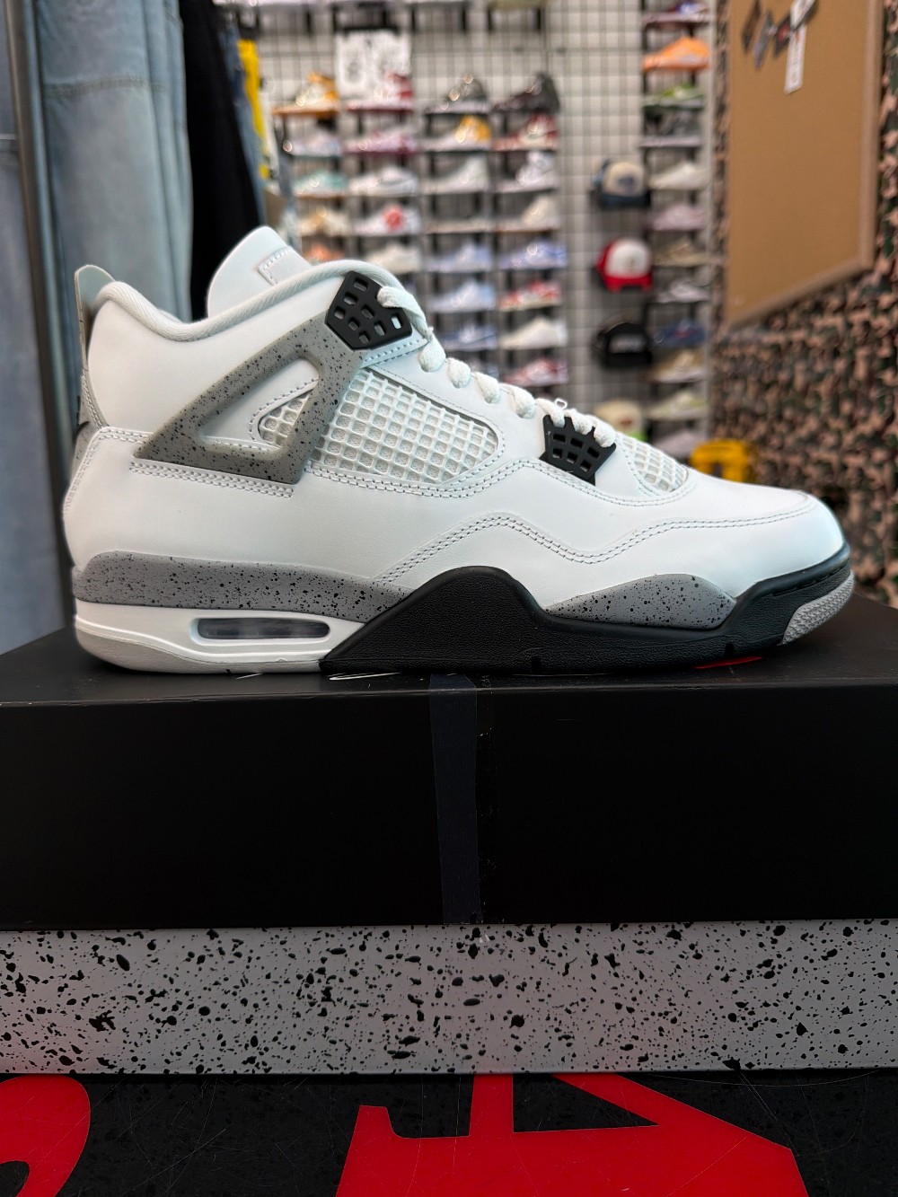 AJ 4 - WHITE CEMENT (2025)