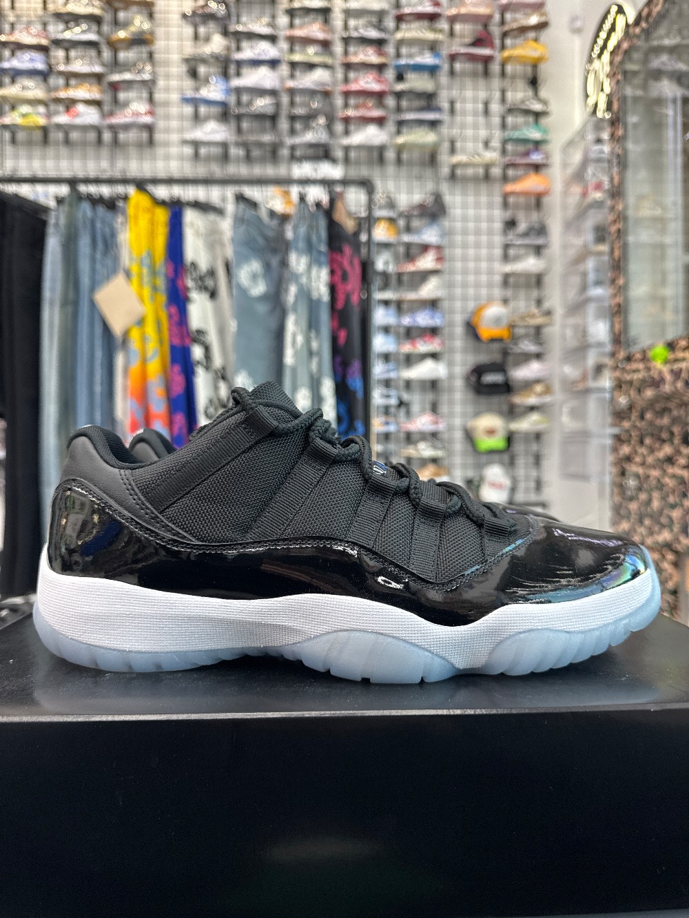 *VNDS* AJ 11 LOW - SPACE JAM