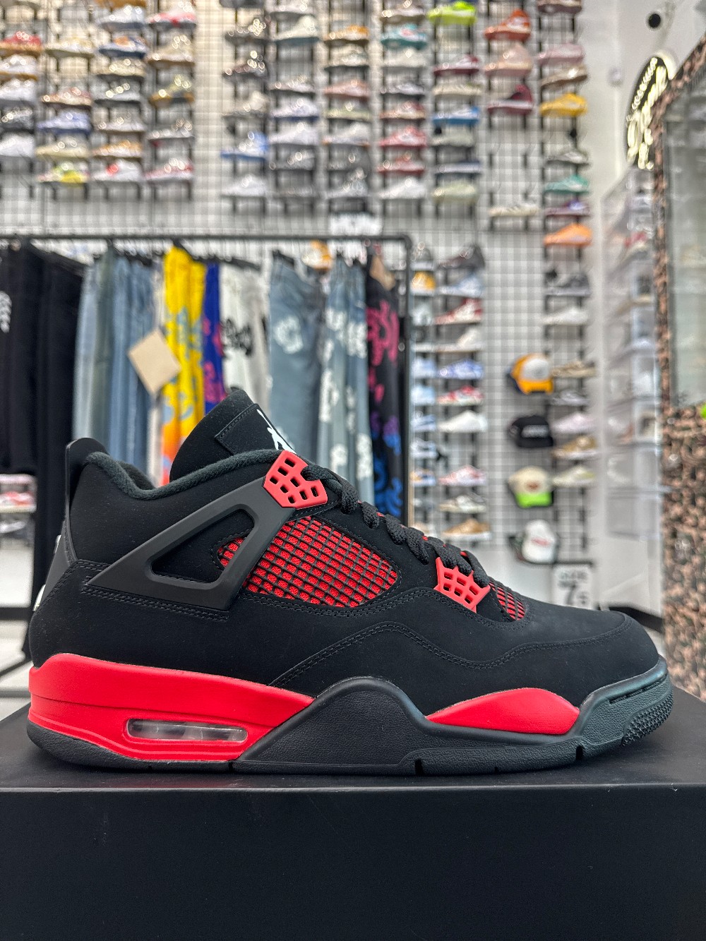 AJ 4 - RED THUNDER