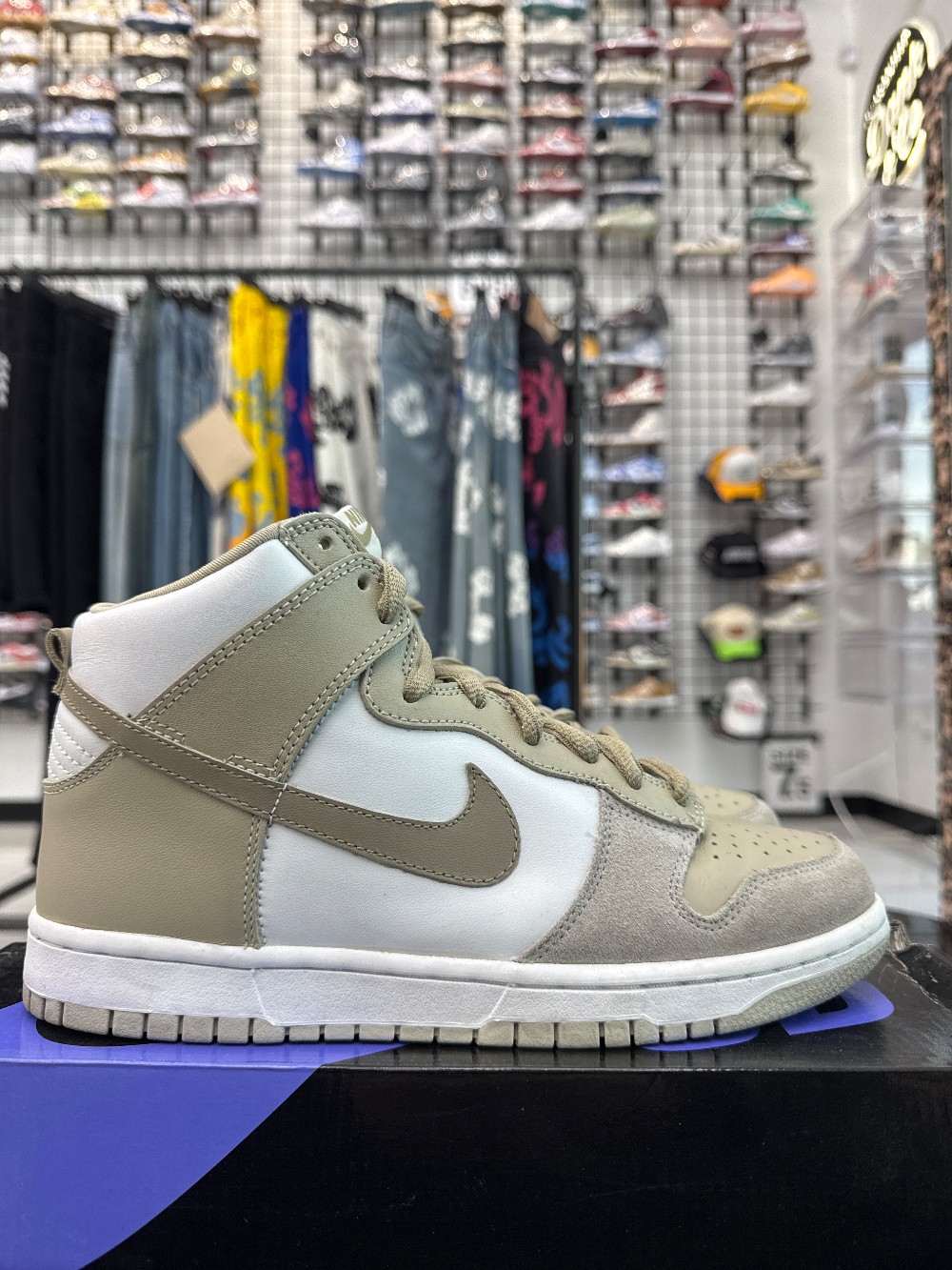 *USED* NIKE SB DUNK HIGH - KHAKI (2006)