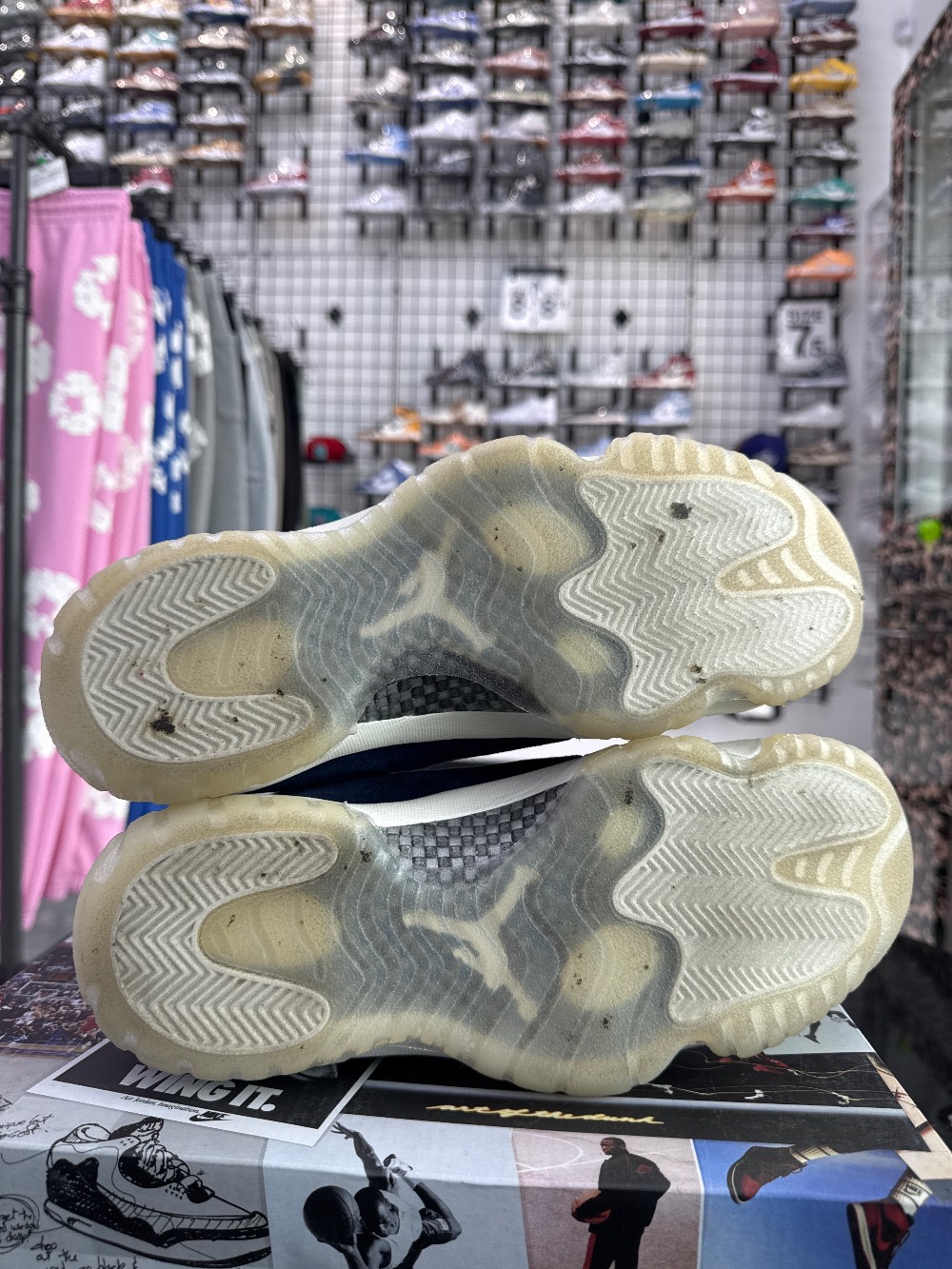 *USED* AJ 11 LOW X DEREK JETER - RE2PECT