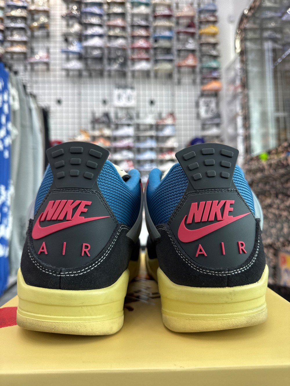 *USED* AJ 4 X UNION - NOIR