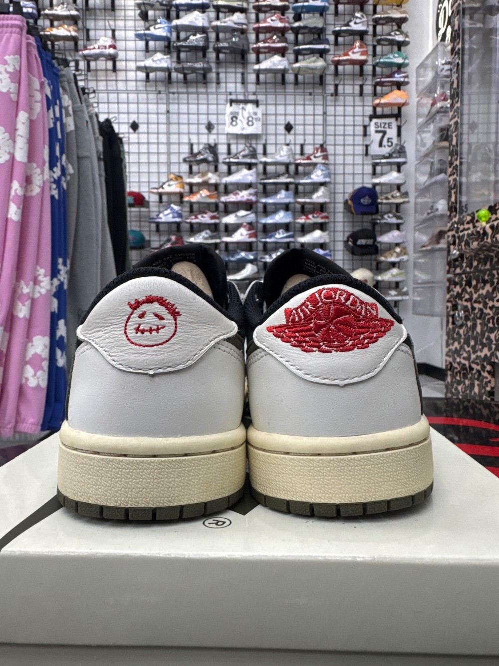 *USED* AJ 1 LOW X TRAVIS SCOTT (W) - OLIVE