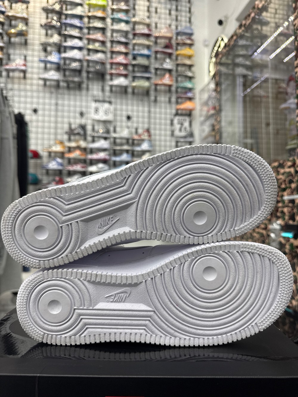 *USED* NIKE X SUPREME AIR FORCE 1 - WHITE