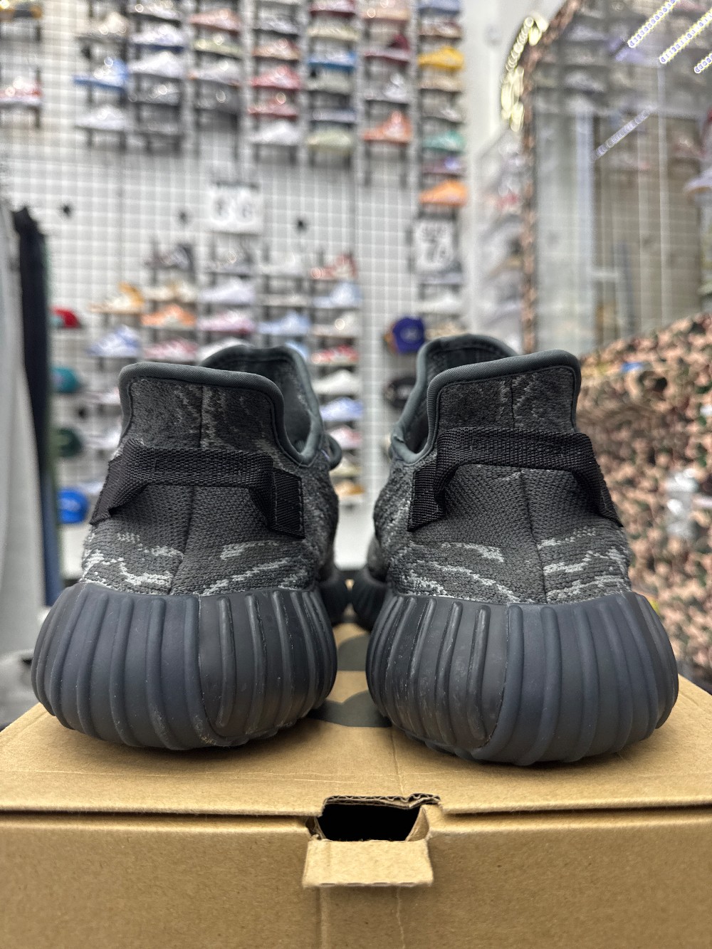 *USED* YEEZY 350 BOOST V2 - MX DARK SALT