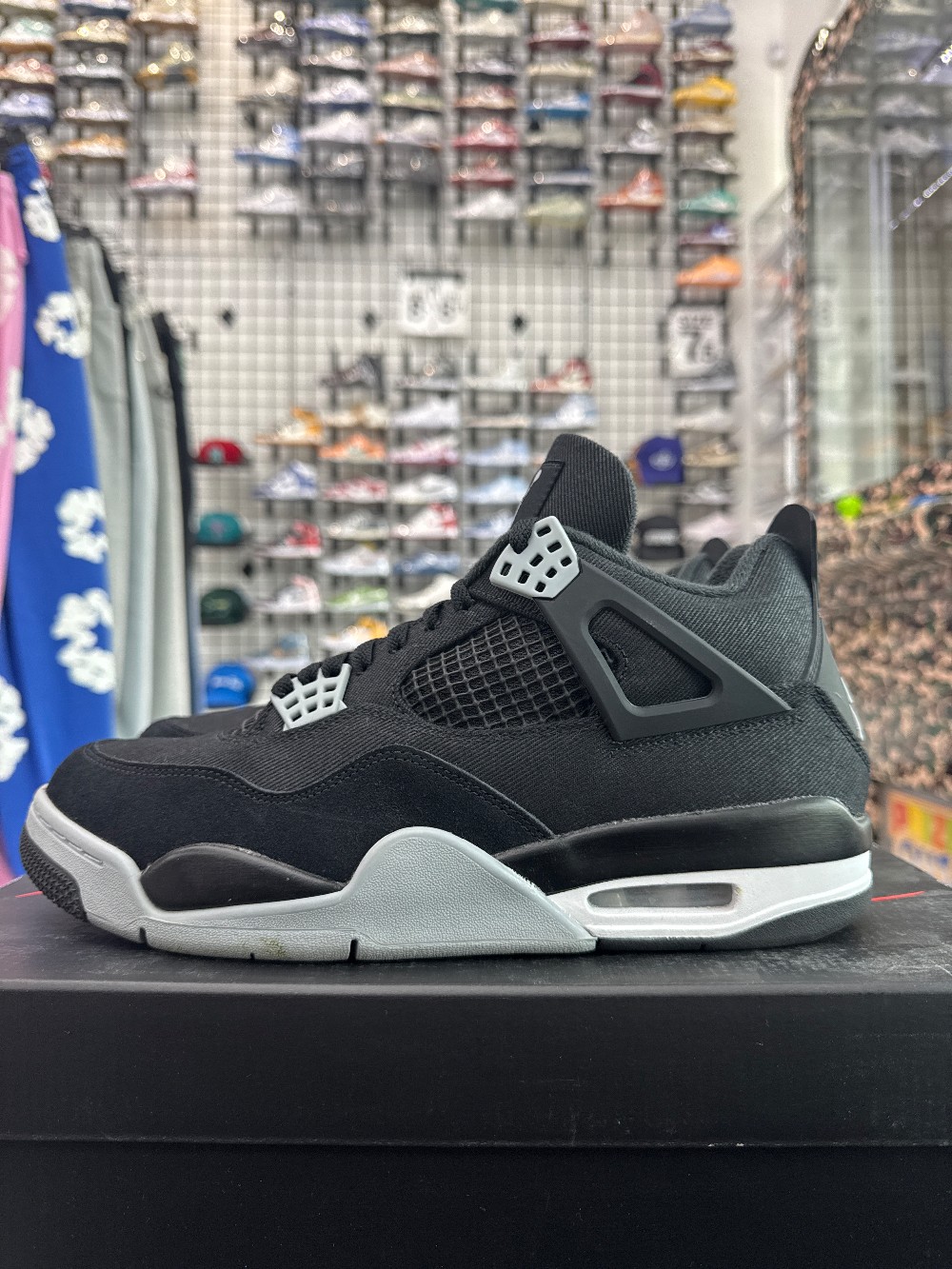 *USED* AJ 4 - BLACK CANVAS