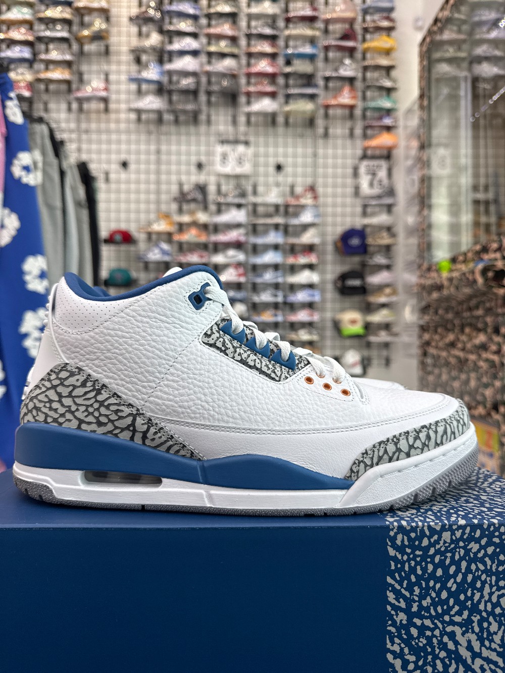 *USED* AJ 3 - WIZARDS