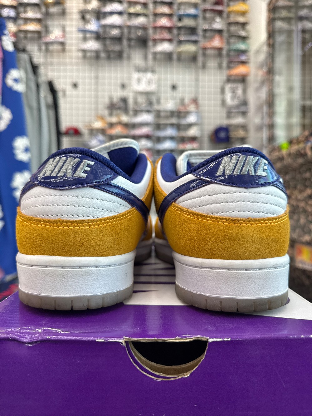 *USED* NIKE SB DUNK LOW - LASER ORANGE