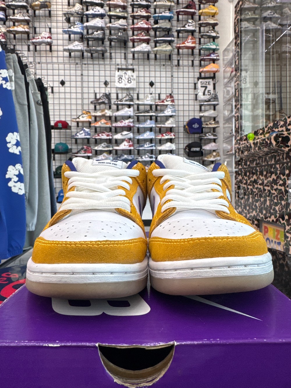 *USED* NIKE SB DUNK LOW - LASER ORANGE