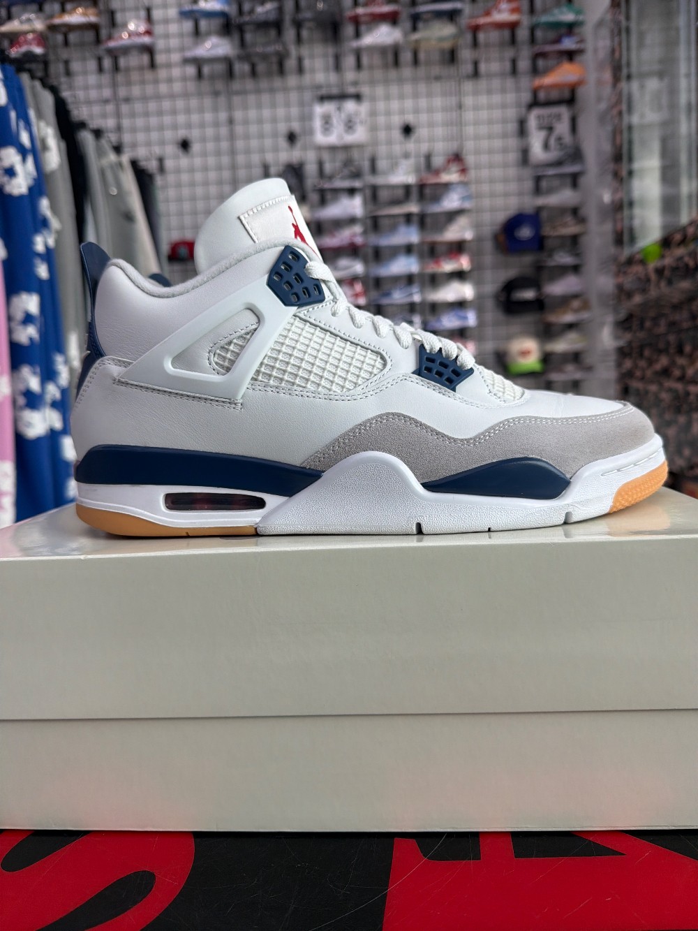 *USED* AJ 4 X SB - NAVY