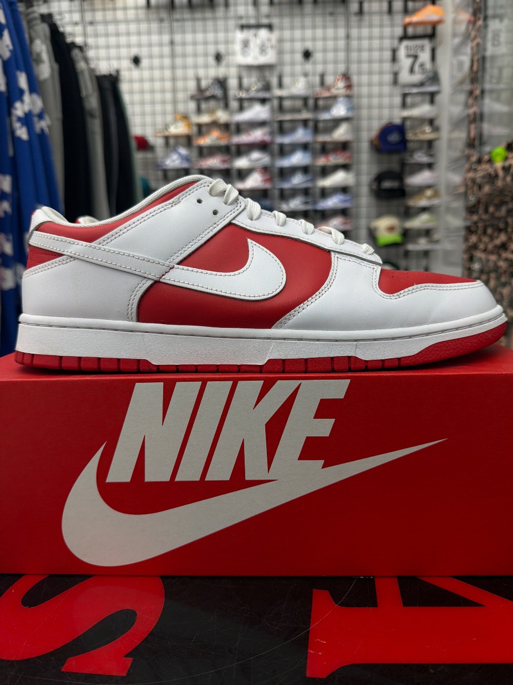 *USED* NIKE DUNK LOW - CHAMPIONSHIP RED