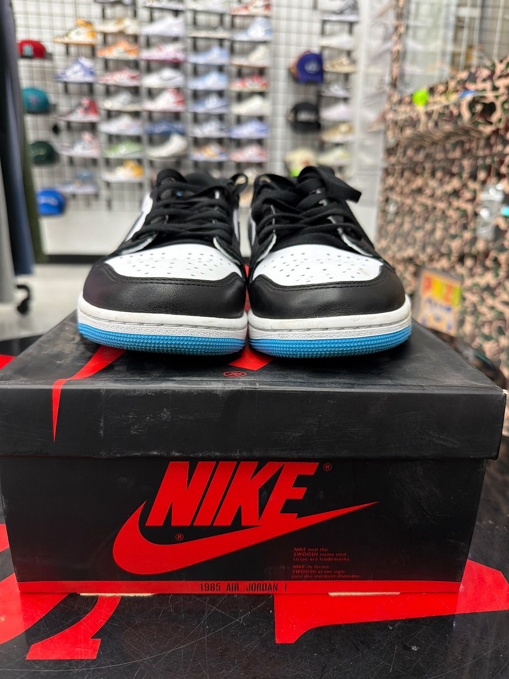 *USED/REP. BOX* AJ 1 LOW OG - POWDER BLUE