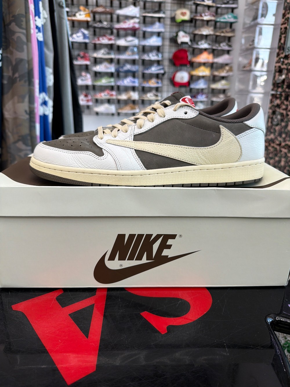 *USED* AJ 1 LOW X TRAVIS SCOTT - REVERSE MOCHA