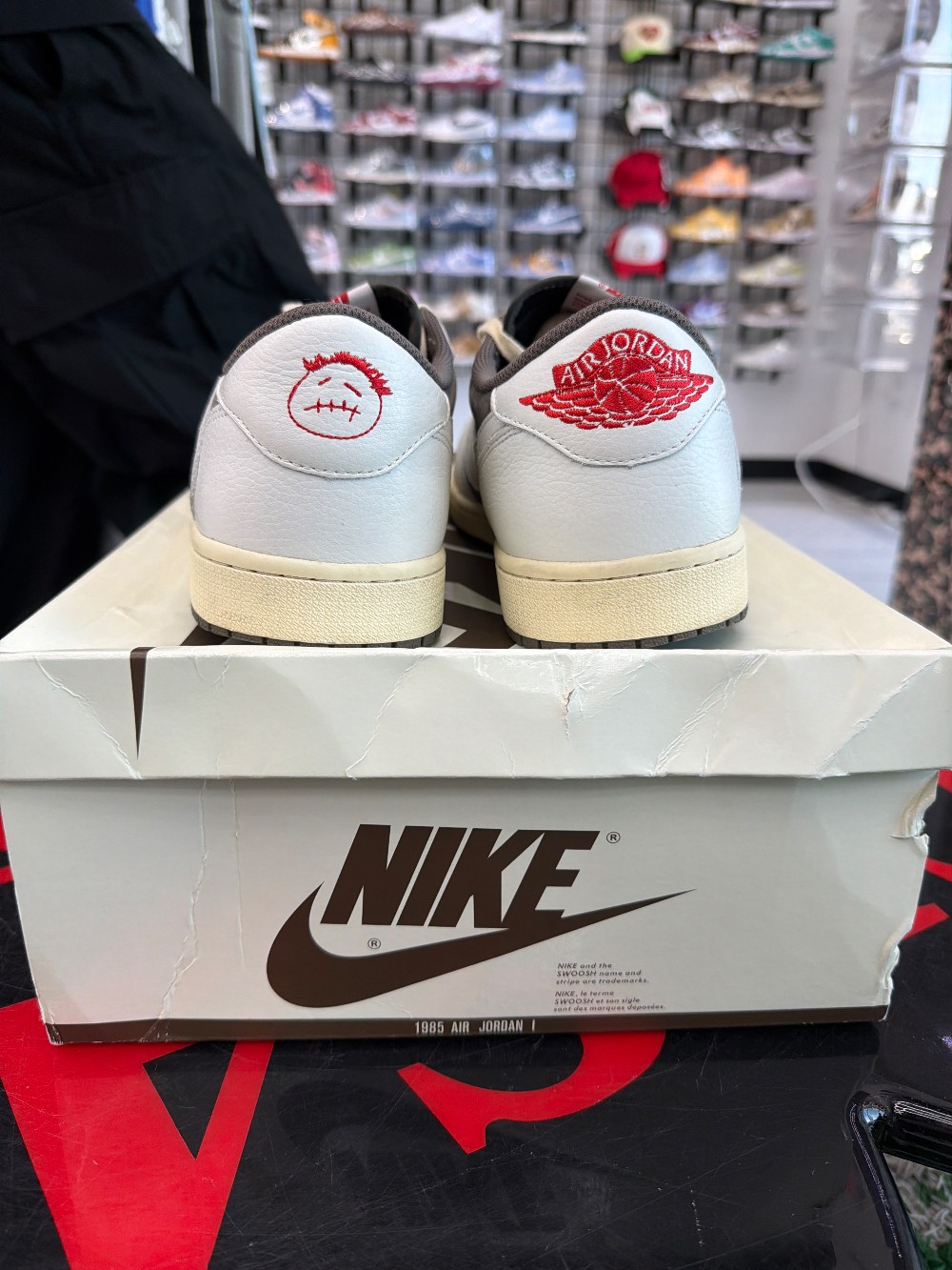 *USED* AJ 1 LOW X TRAVIS SCOTT - REVERSE MOCHA