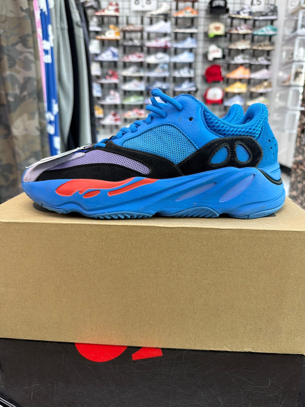 *USED* YEEZY 700 BOOST - HI-RES BLUE