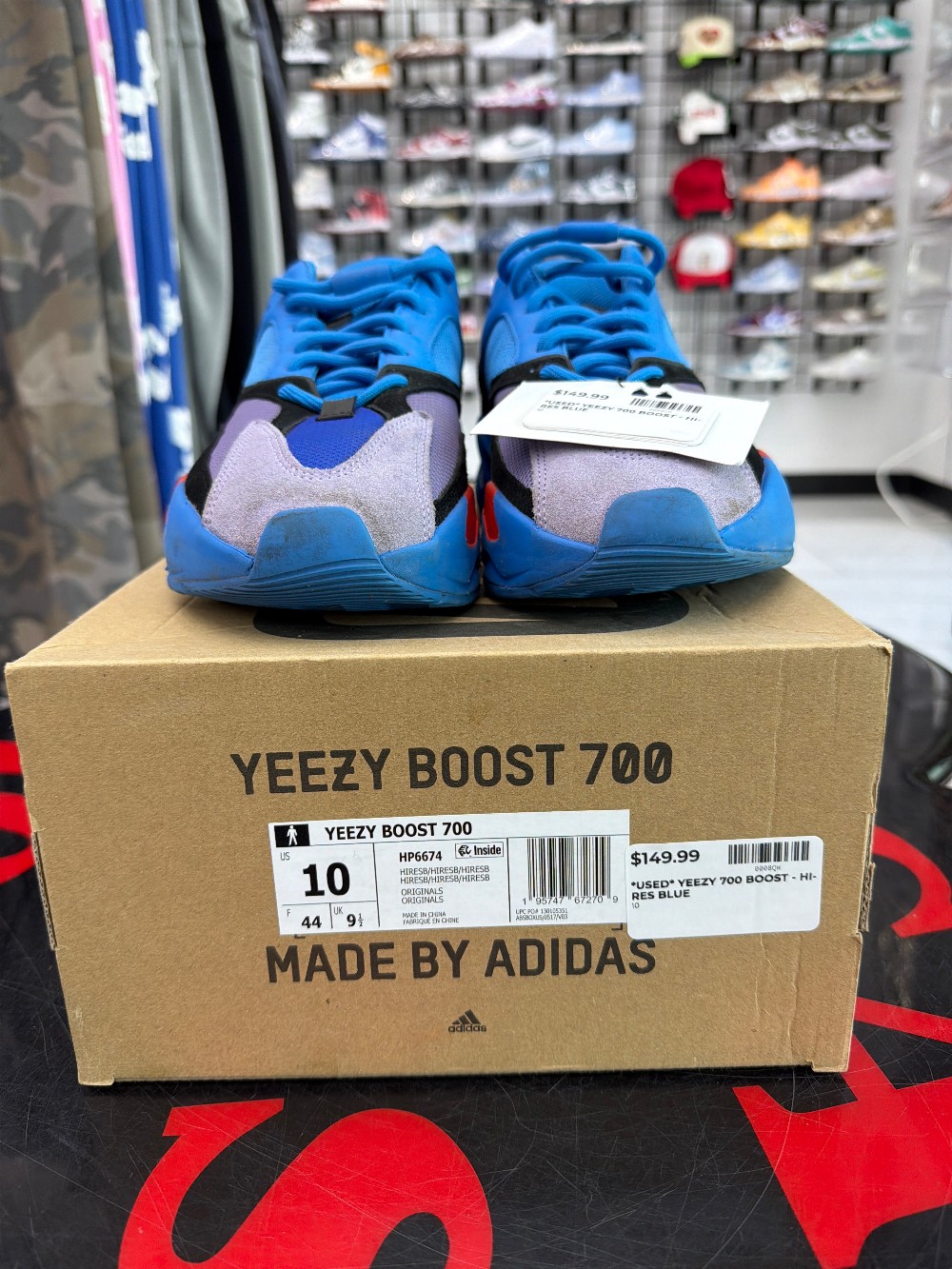 *USED* YEEZY 700 BOOST - HI-RES BLUE